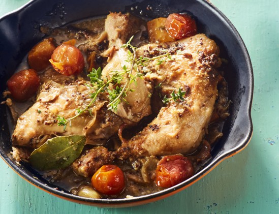 Kip in misosaus, heerlijk stoofgerecht uit de oven. Heerlijke saus met een Aziatisch tintje. Afkomstig uit het kookboek Soulfood.
