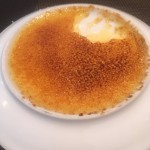 Crème Brulée van Zeezout op het schoteltje