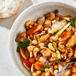 Thaise kip met cashewnoten