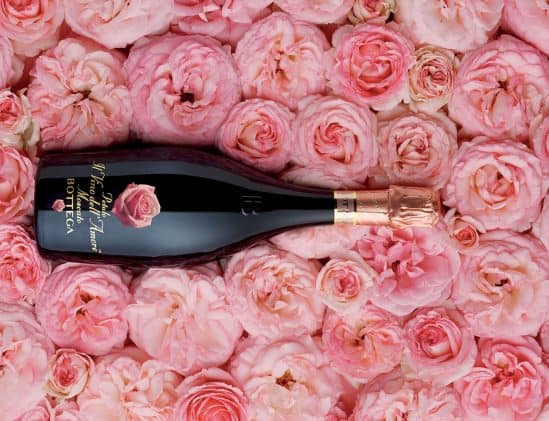 Petalo Moscato met rozen van wijnhuis Bottega