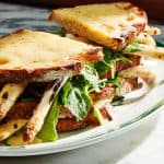 Voorjaars-sandwich met verse asperges en raapstelen uit het kookboek A la Minute van Mari Maris