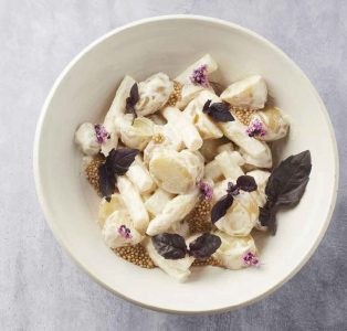 Aardappelsalade met asperges en vanille-mayonaise uit het kookboek Eat This van de Blendbrothers