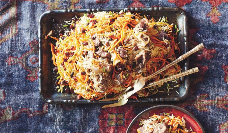 Kabuli Palaw (rijst met wortel en lamsbout) uit het kookboek Parwana