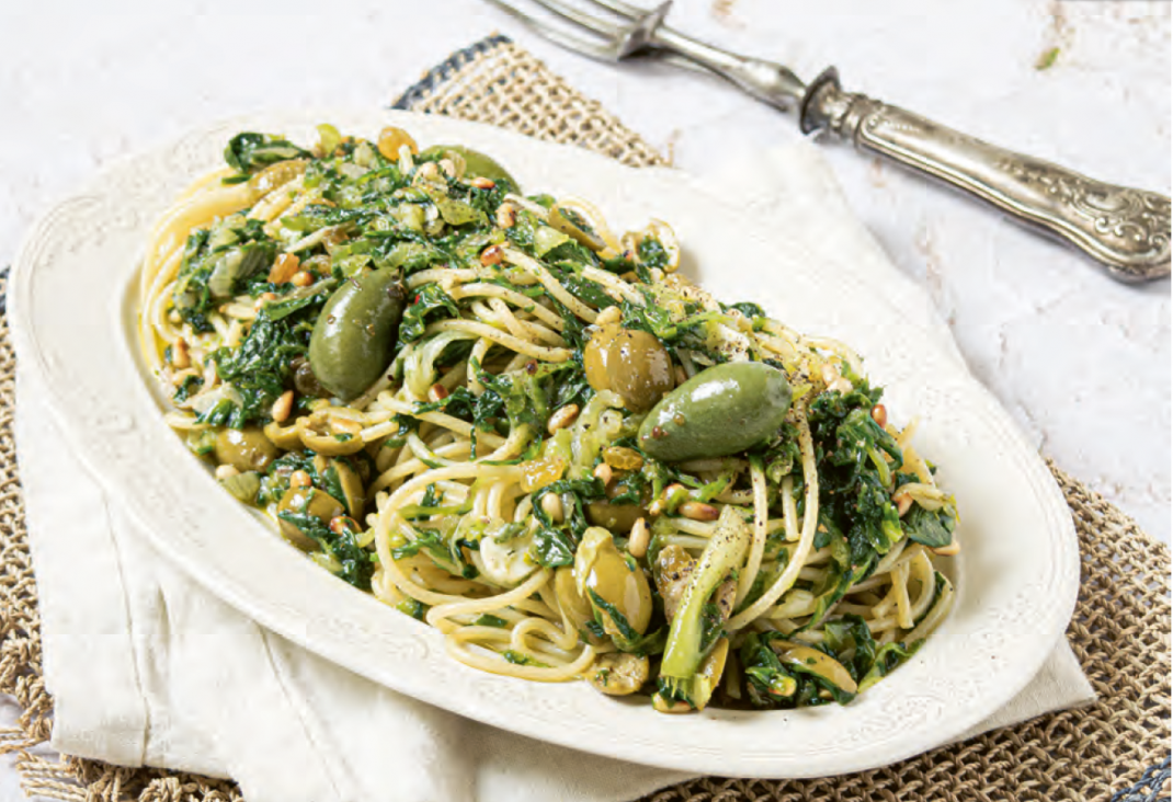 Spaghetti met andijvie uit het kookboek Vegetalia van Luna Trapani