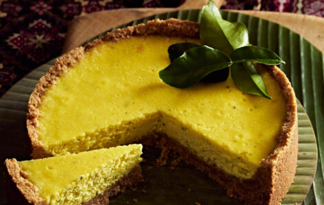 Monchou taart oftewel Cheesecake met limoenblad uit het kookboek Man