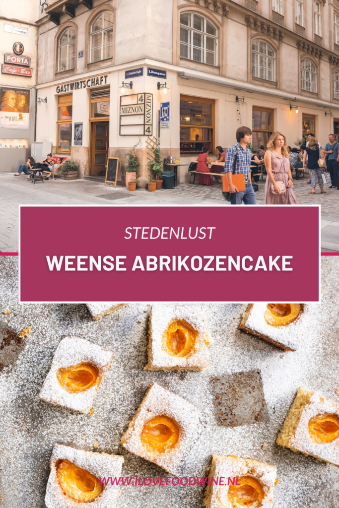 Abrikozencake, oftewel marillenkuchen, is een Weens recept van plaatcake met amandelmeel. Heerlijk cake met fruit geschikt voor bij de koffie of als dessert met bolletje ijs. #abrikozen #stedenreis #wenen